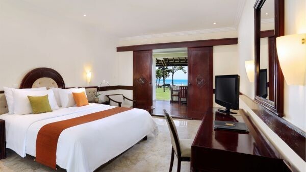 Grand Deluxe Ocean Front 